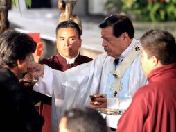 El cardenal Norberto Rivera encabeza el inicio de las celebraciones del aniversario 200 de la Catedral. SUN /