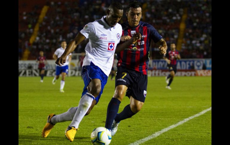 Cruz Azul llego a los penales tras empatar 0-0 en los 90 minutos y se convertido en el campeón del Torneo de Copa Clausura 2013. ARCHIVO /