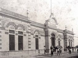 Los muros ciegos en la vialidad serán recubiertos con imágenes de 80 metros cuadrados de la Guadalajara de antaño. ARCHIVO /