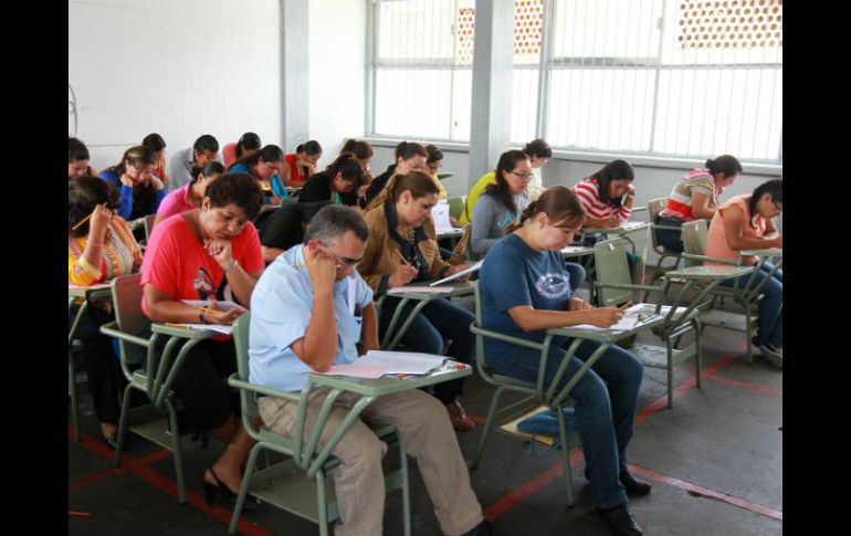 Los docentes reclaman un adeudo que se tiene con ellos desde hace más de tres años. ARCHIVO /