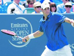 John Isner se mide hoy ante el argentino Juan Martín del Potro, el primero mide 2.08 metros y el segundo 1.98. AP /