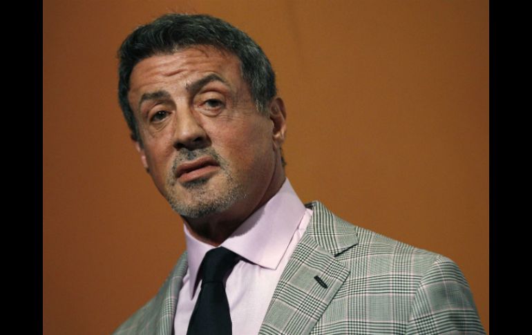 Stallone desató una polémica al informar que Bruce Willis fue expulsado del equipo por ''flojo y ambicioso''. ARCHIVO /