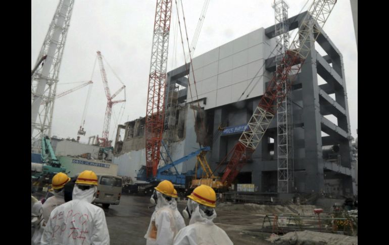 Por el momento, el incidente en la planta nuclear de Fukushima se mantiene en nivel tres de siete. EFE /