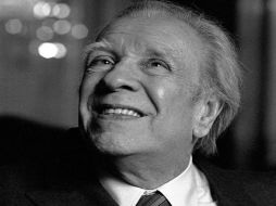 Los expertos aseguran que Jorge Luis Borges no consiguió el tan anhelado Nobel de Literatura por sus posturas políticas. ARCHIVO /