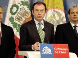 Luis Videgaray da una conferencia de prensa en Chile, donde se reúne con ministros de Hacienda de la Alianza del Pacífico. NTX /