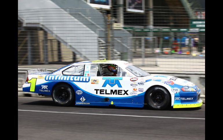 El auto de Pérez busca el primer lugar del podio en esta carrera. ARCHIVO /