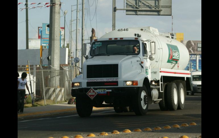 La Cofece expone que eliminar esta práctica reduciría el subsidio a las gasolinas y el diesel beneficiando a los contribuyentes. ARCHIVO /