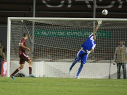 El gol es el objetivo hacia el que toda jugada fluye, la ilusión con la que los espectadores acuden a los estadios. ARCHIVO /