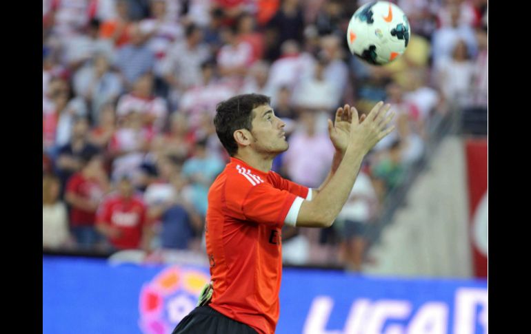 Iker terminó la temporada pasada en la banca y sigue ahí. EFE /