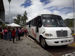 El Ayuntamiento adquirió un camión adaptado para personas con discapacidad, en su mayoría niños de 14 localidades.  /