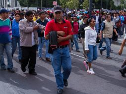 Maestros de la CNTE  durante la megamarcha hacia la Residencia Oficial de Los Pinos. NTX /