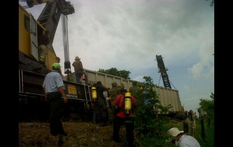 A cuatro días del accidente continúan las labores de rescate del ferrocarril. TOMADA DE @ProcivilTabasco  /