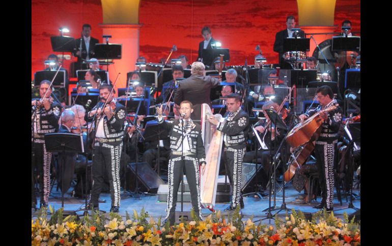 Los mariachis, que en la primera mitad del concierto estuvieron acompañados por la OFJ, rindieron tributo a la música de los españoles. EL INFORMADOR /