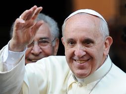 El Papa Francisco (d), a su llegada a la iglesia de Sant'Agostino en Roma. EFE /