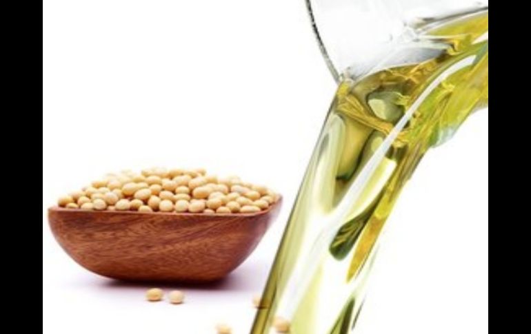 El aceite puro de soya tiene el equilibrio ideal de Omega 3 y 6, y Omega 9. ESPECIAL /