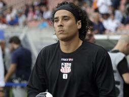 Ochoa espera que se llegue a un buen acuerdo entre las partes para dejar el futbol francés. ARCHIVO /