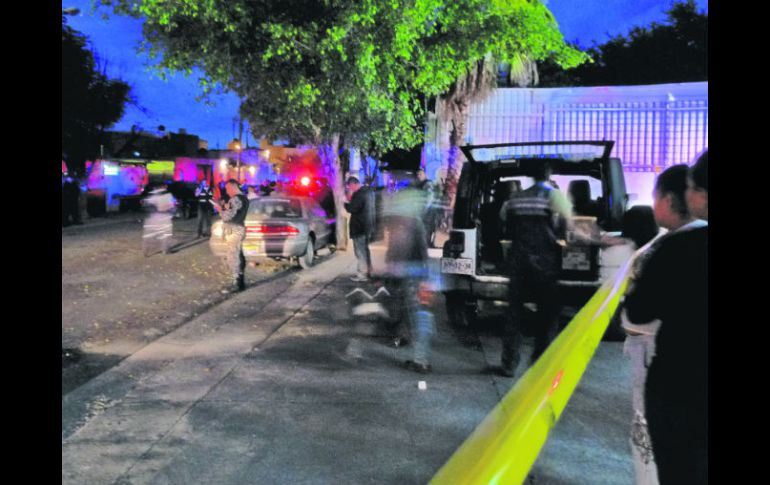 Escena del crimen, en el cruce de Patria y Experiencia, en la Colonia Santa Elena de la Cruz. EL INFORMADOR /