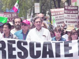 Durante la marcha, Cárdenas manifestó su respaldo a las demandas de la Coordinadora magisterial. AP /