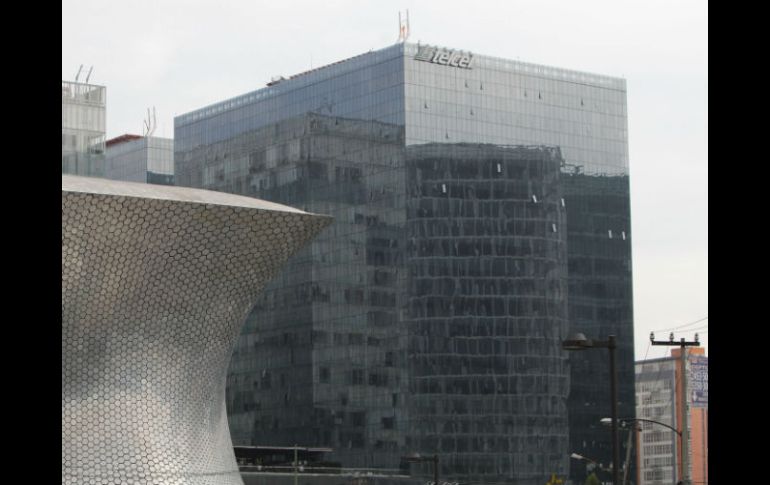 El edificio Telcel en Ciudad de México donde se encuentran las oficinas de América Móvil, ambas del magnate mexicano Carlos Slim. EFE /