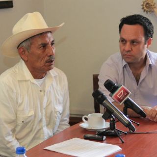 Clemente Castañeda se reúne con líder nahua