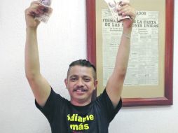 ¡ODIAME MÁS!. Paco Molina llegó por su premio vistiendo una camiseta del América campeón del torneo anterior. EL INFORMADOR /