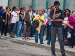 Un apagón ocasionó diversos inconvenientes a los venezolanos por algunas horas. EFE /