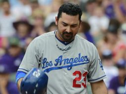 Adrián colabora en el triunfo del equipo californiano. AP /