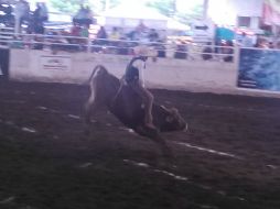 La primera charreada de la tarde avanza a la suerte de manganas a pie y el equipo Carlos Sánchez Llaguno.  /