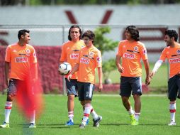 Los jugadores de Chivas dejan el entrenamiento realizado en Verde Valle. MEXSPORT /