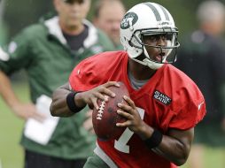 Geno Smith se reporta listo para su debut en la NFL. AP /