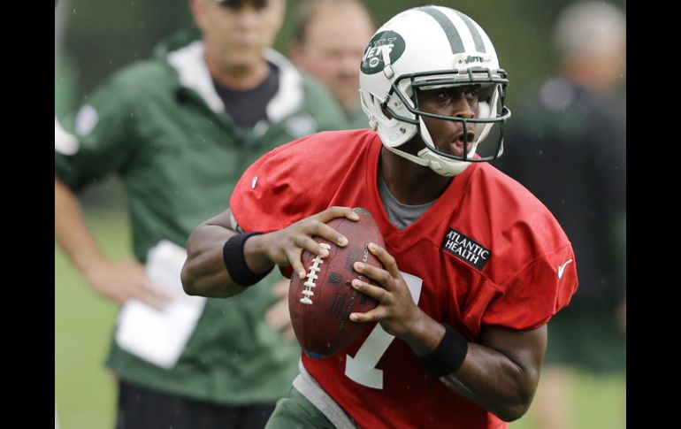 Geno Smith se reporta listo para su debut en la NFL. AP /