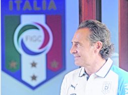 El técnico de Italia, Cesare Prandelli, dijo ayer que dejará las riendas del combinado tras terminar su participación en Brasil 2014. EFE /