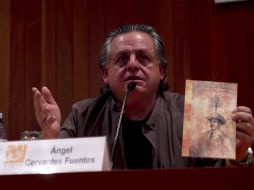 Ángel Cervantes da a conocer ''Los velos del tiempo'' en donde refleja sus sentires respecto a la muerte de su padre.  /