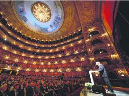 El presidente del COI, Jacques Rogge, pronuncia su discurso en la inauguración de la 125 asamblea del organismo. AFP /