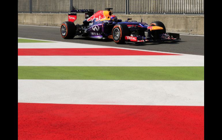 Vettel, del equipo Red Bull, es líder del campeonato con 197 puntos. AFP /