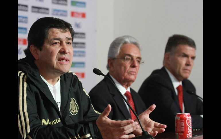 La Femexfut anuncia que Luis Fernando Tena (i) es nombrado nuevo director técnico de la Selección Mexicana de futbol. NTX /