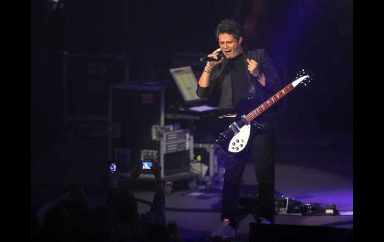 Alejandro Sanz, durante su presentación en el auditorio Telmex. EL INFORMADOR /