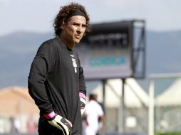 Guillermo Ochoa es pieza clave para su equipo. ARCHIVO /