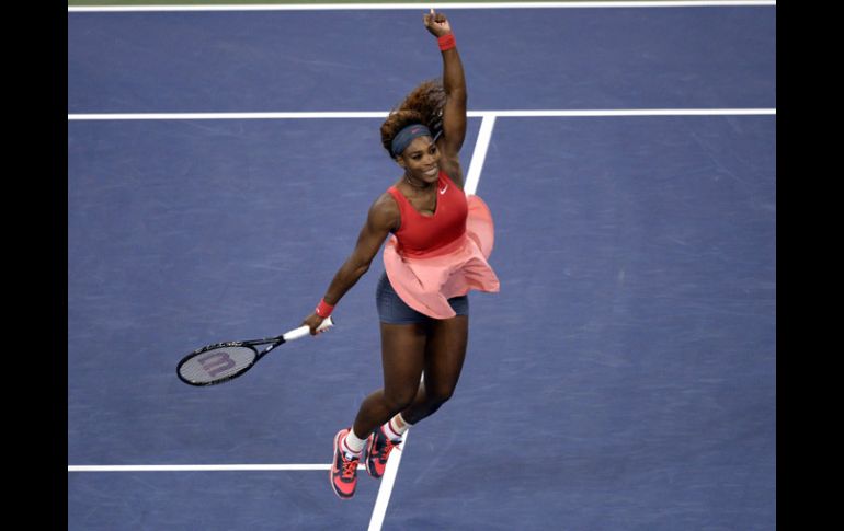 Serena Williams festeja el quinto titulo en el Abierto de Estados Unidos. AFP /