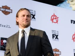 Charlie Hunnam asegura que entre él y Dakota Johnson hay mucha química. AP /