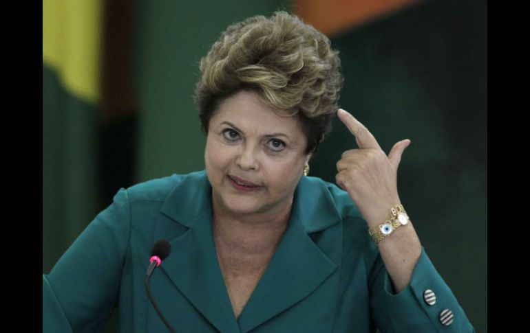 Rousseff afirma que si se confirma el espionaje quedará claro que EU tenía objetivos económicos y no de seguridad. AP /