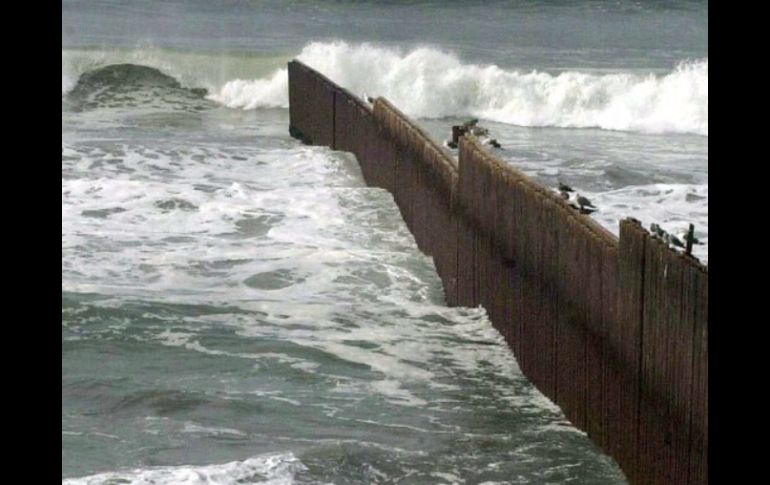 De acuerdo con la Semar, unos 150 mexicanos son abandonados cada mes en el mar. ARCHIVO /