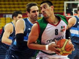 Gustavo Ayón fue el jugador destacado de la quinteta mexicana que selló su pase a la final del premundial de basquetbol. AFP /