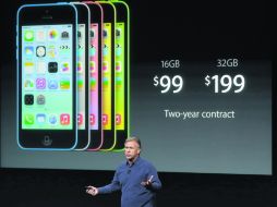 El vicepresidente de comercialización de Apple, Phil Schiller, dijo que el iPhone 5C es bonito aunque sea de plástico. AP /