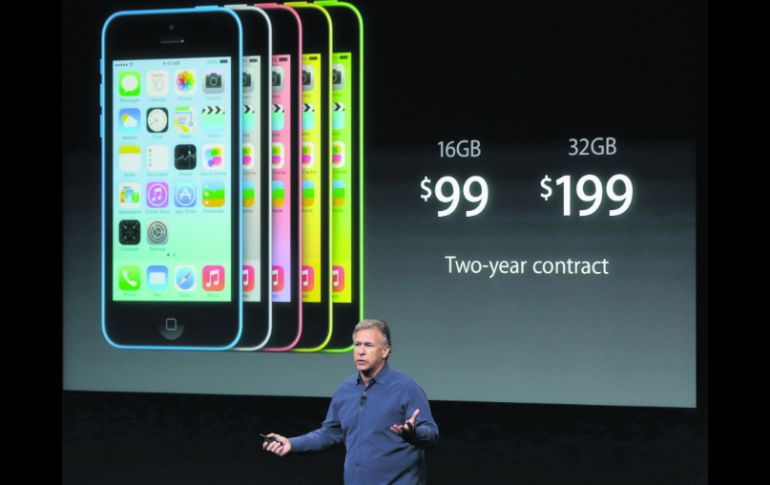 El vicepresidente de comercialización de Apple, Phil Schiller, dijo que el iPhone 5C es bonito aunque sea de plástico. AP /