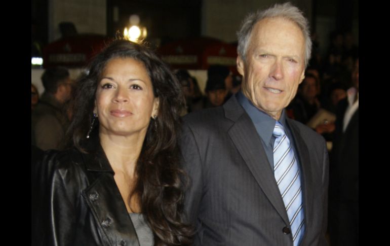 Dina y Clint, quienes se casaron en 1996, cuentan con un acuerdo prenupcial. AP /