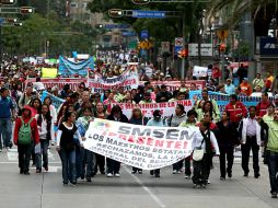 La CNTE se manifiestan en el DF y llaman a los profesores de todo el país a movilizarse en contra de la reforma educativa. SUN /