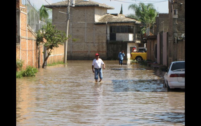 Las calles más inundadas fueron Manzano, Ciruelo, Sauces y Guamuchil.  /