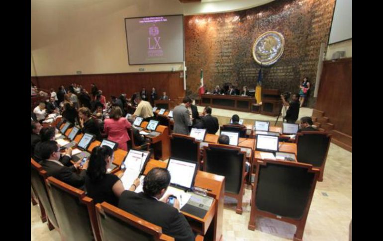 La sesión ordinaria del Poder Legislativo del Estado de Jalisco inició con restraso debido a los acontecimientos en Palacio. ESPECIAL /