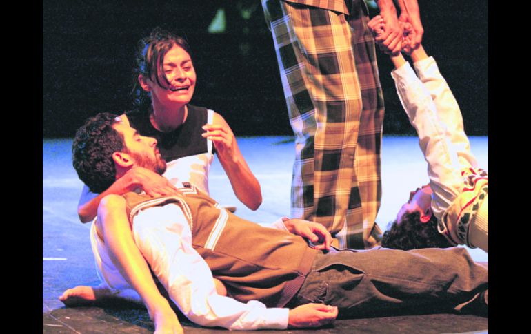 A escena. En 2005, la extinta Compañía de Teatro de la UdeG trasladó La Feria, de Juan José Arreola, al escenario. EL INFORMADOR /